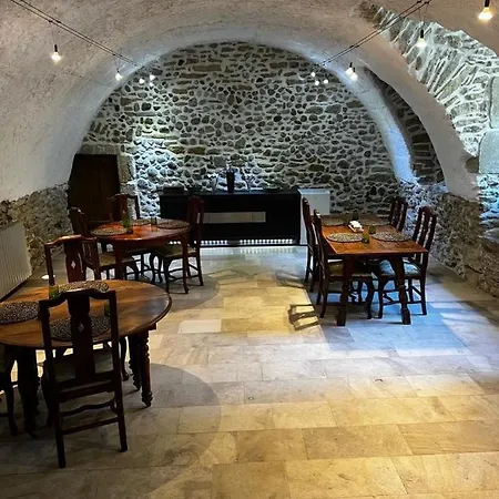 Les Remparts De 4* Mirepoix (Ariege)