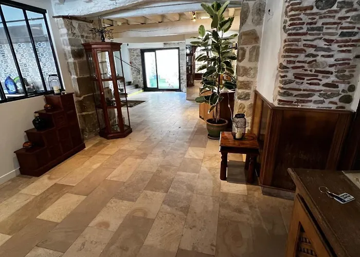 Sci Les Remparts De Mirepoix 4*