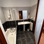 Les Remparts De 4* Mirepoix (Ariege)