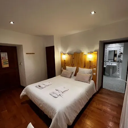 Sci Les Remparts De Mirepoix Bed & Breakfast 3*