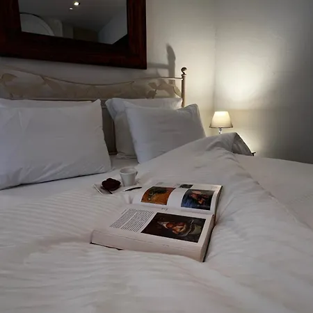 Sci Les Remparts De Mirepoix Bed & Breakfast 3*