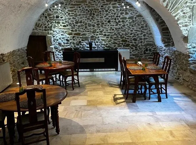 Sci Les Remparts De Mirepoix 3* Мирпуа