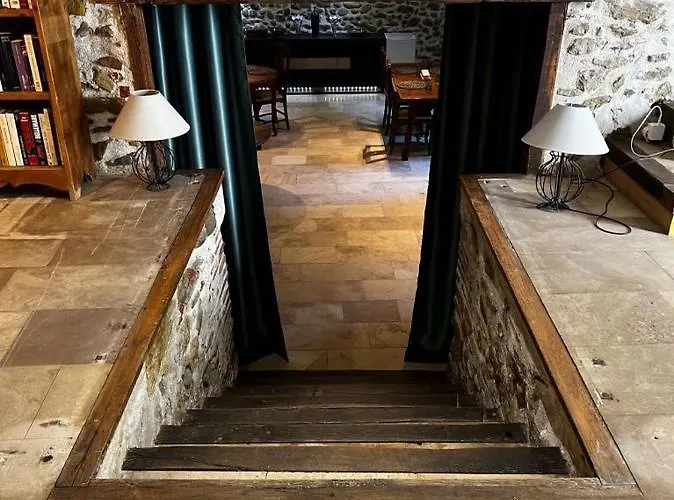 Sci Les Remparts De Mirepoix Мирпуа